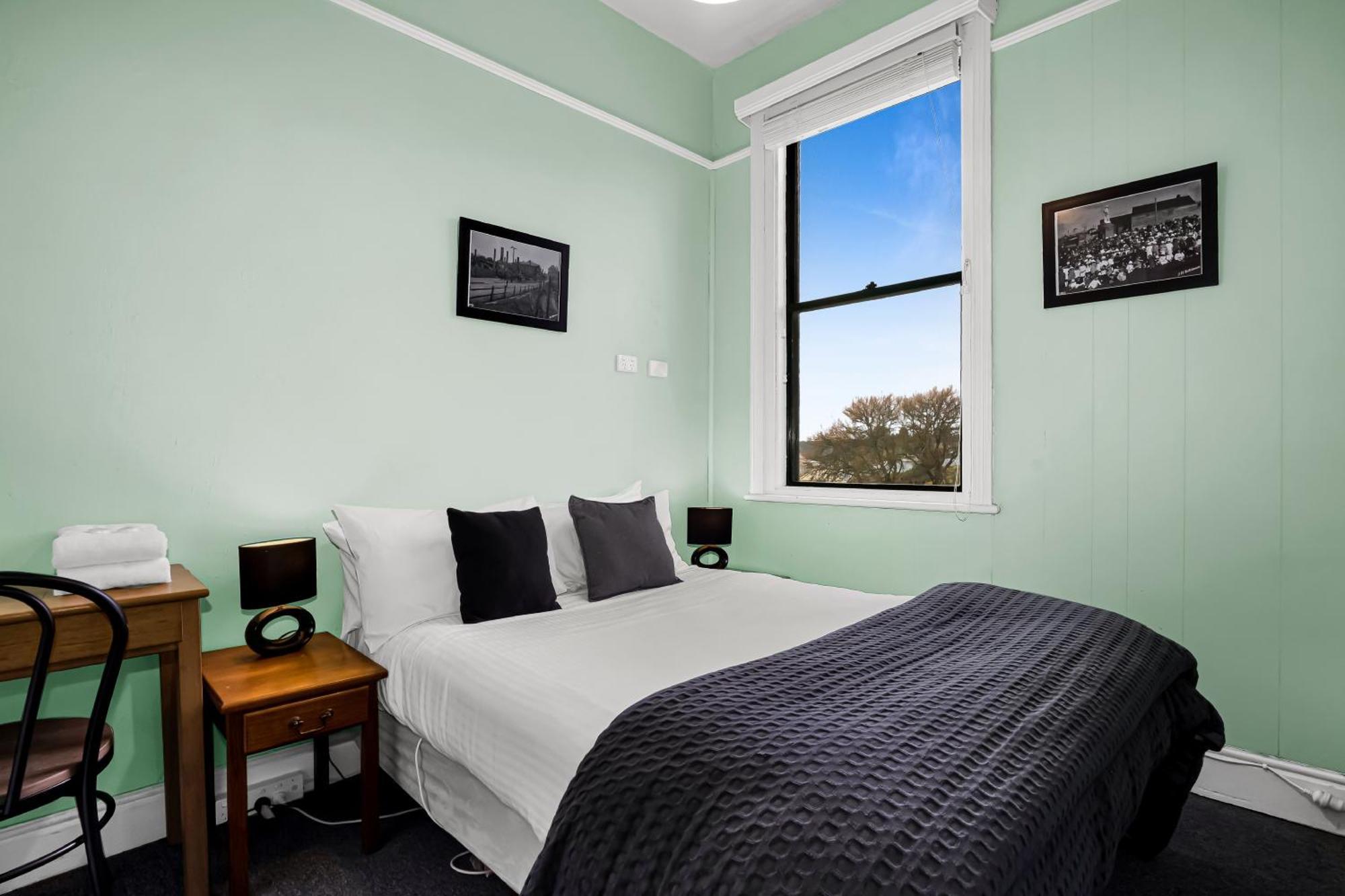 Bischoff Hotel Waratah Exterior photo