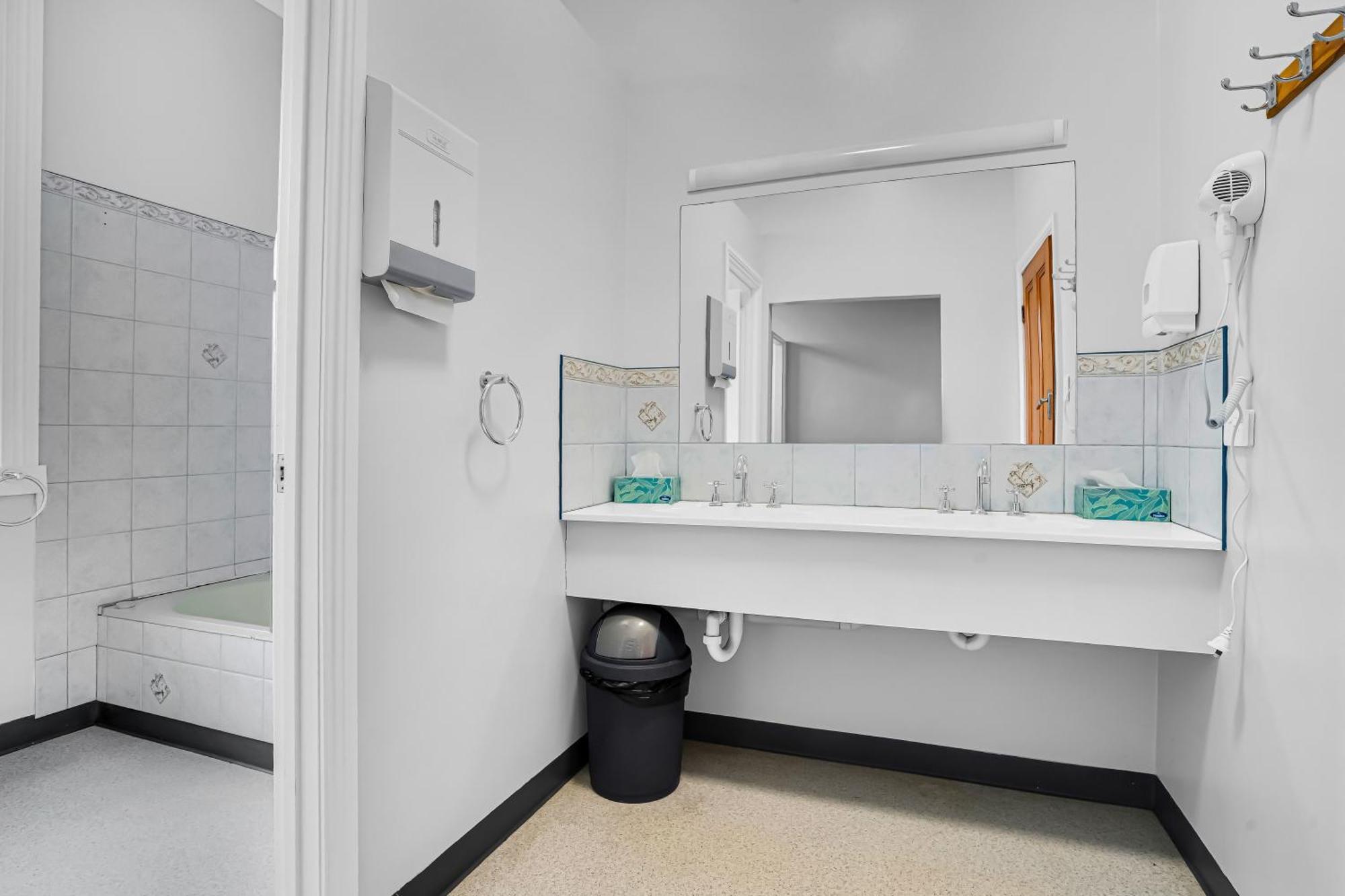 Bischoff Hotel Waratah Room photo