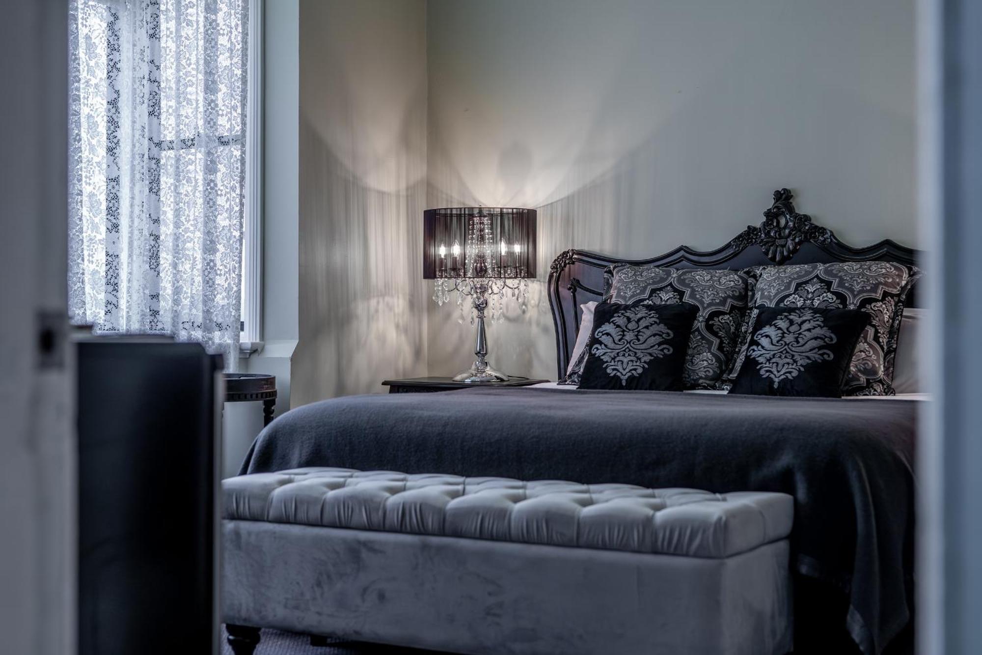 Bischoff Hotel Waratah Room photo