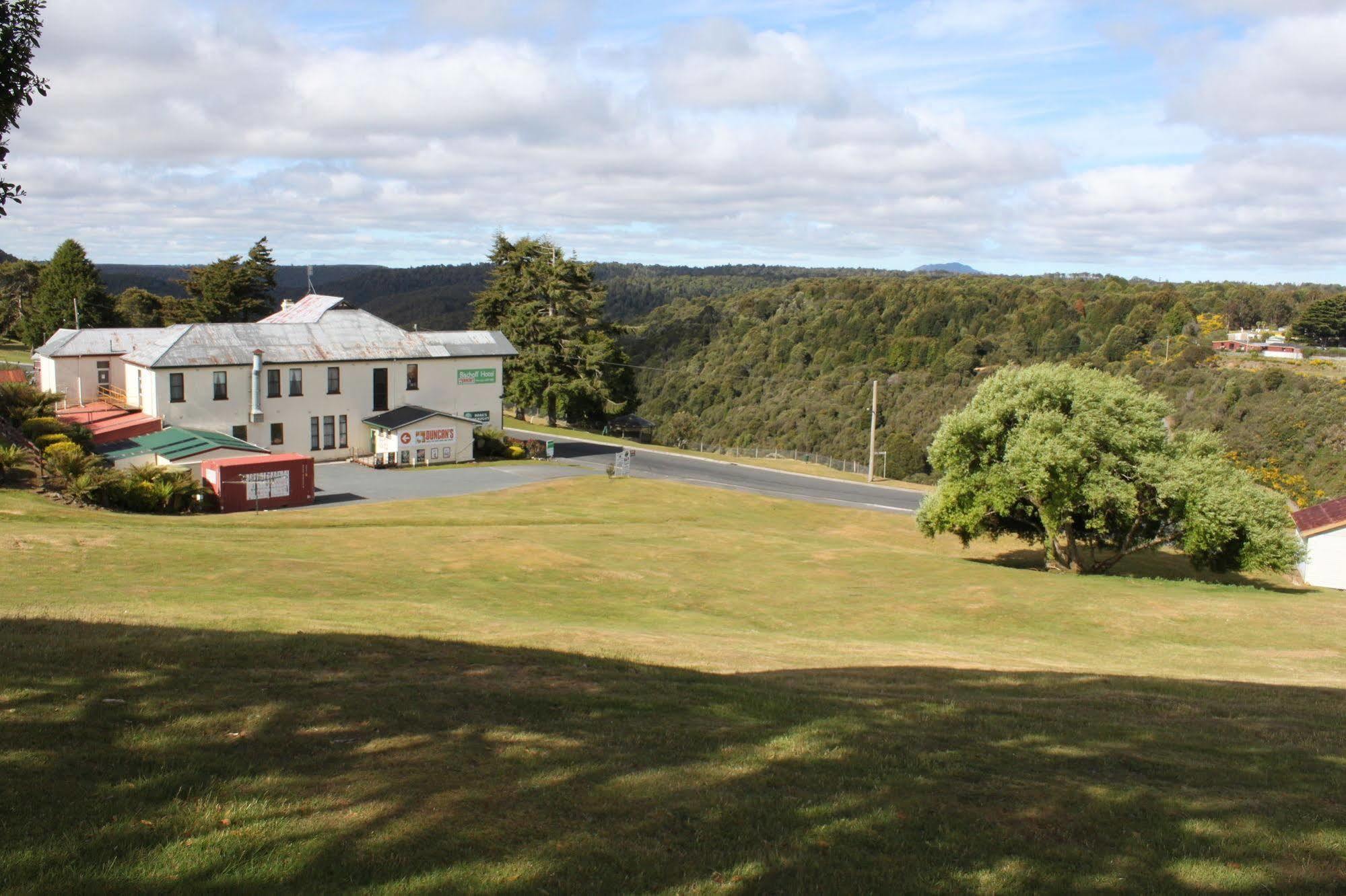 Bischoff Hotel Waratah Exterior photo