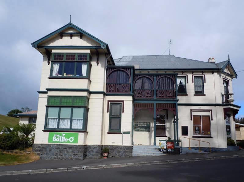 Bischoff Hotel Waratah Exterior photo